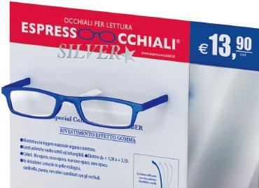 Dettaglio del nuovo espositore - confezione da banco per 24 occhiali da lettura EO Silver con gli occhiali di prova per i clienti.